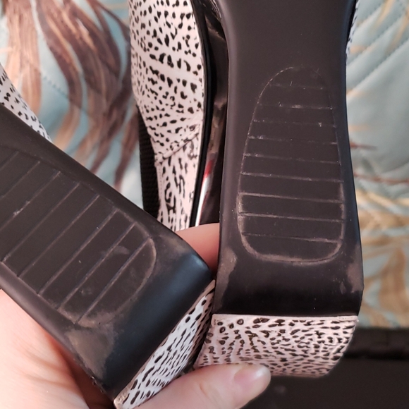 Jady Rose Open Wedge Bootie - Picture 6 of 7